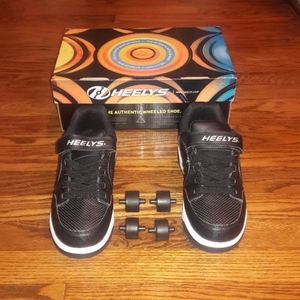 NIB Heelys Plus X2 Lighted Black Carbon Youth Sz 6